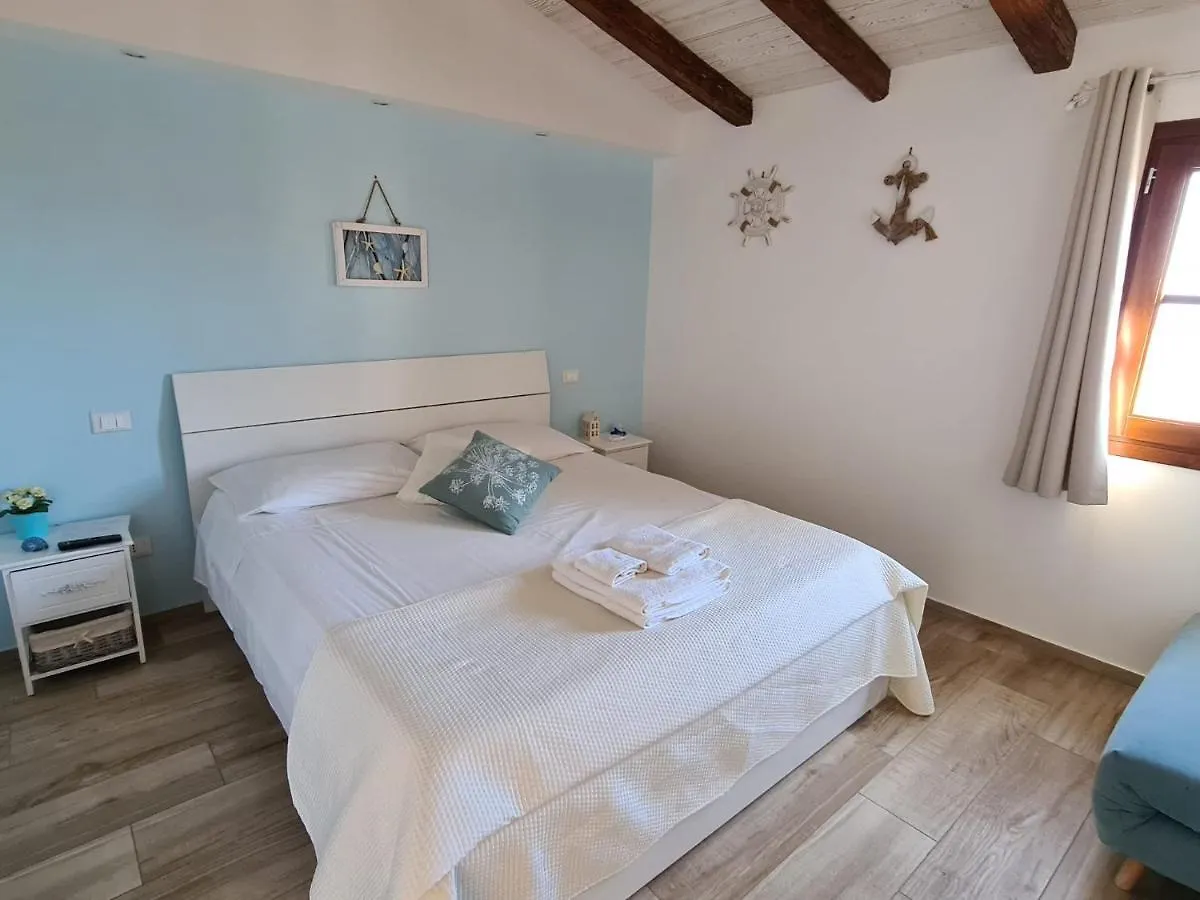 De Meo Guest House 카스텔라마레델골포 아파트