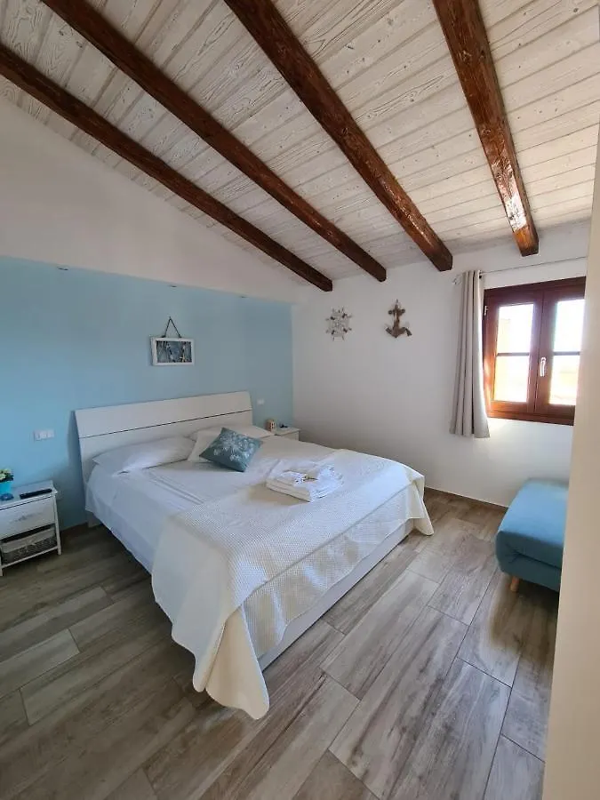 公寓 De Meo Guest House 卡斯泰拉马莱