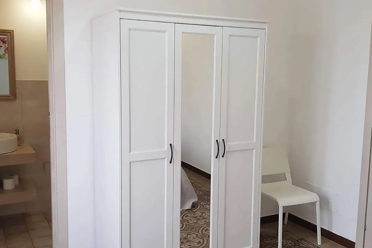 아파트 De Meo Guest House 카스텔라마레델골포