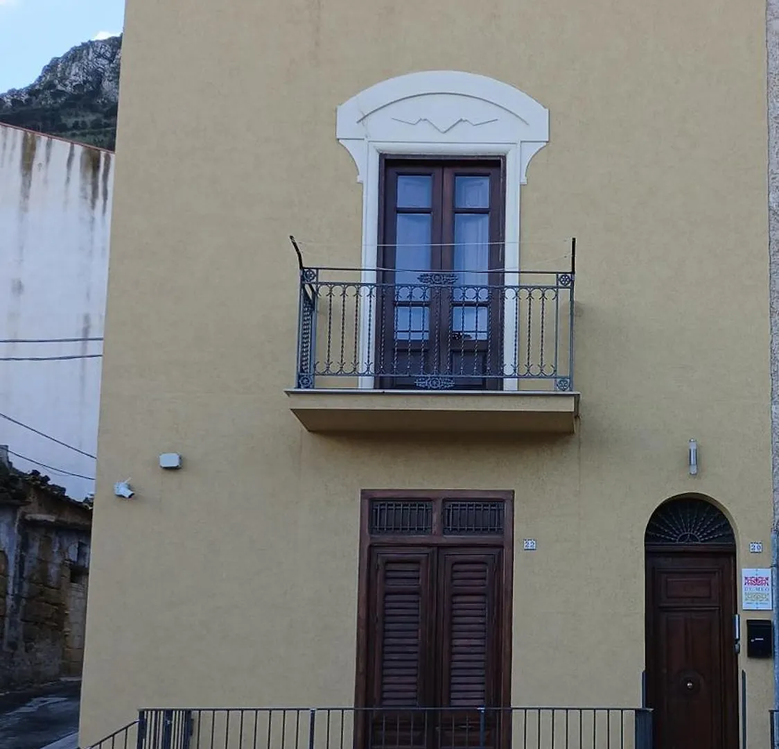 De Meo Guest House 卡斯泰拉马莱 0*,  意大利